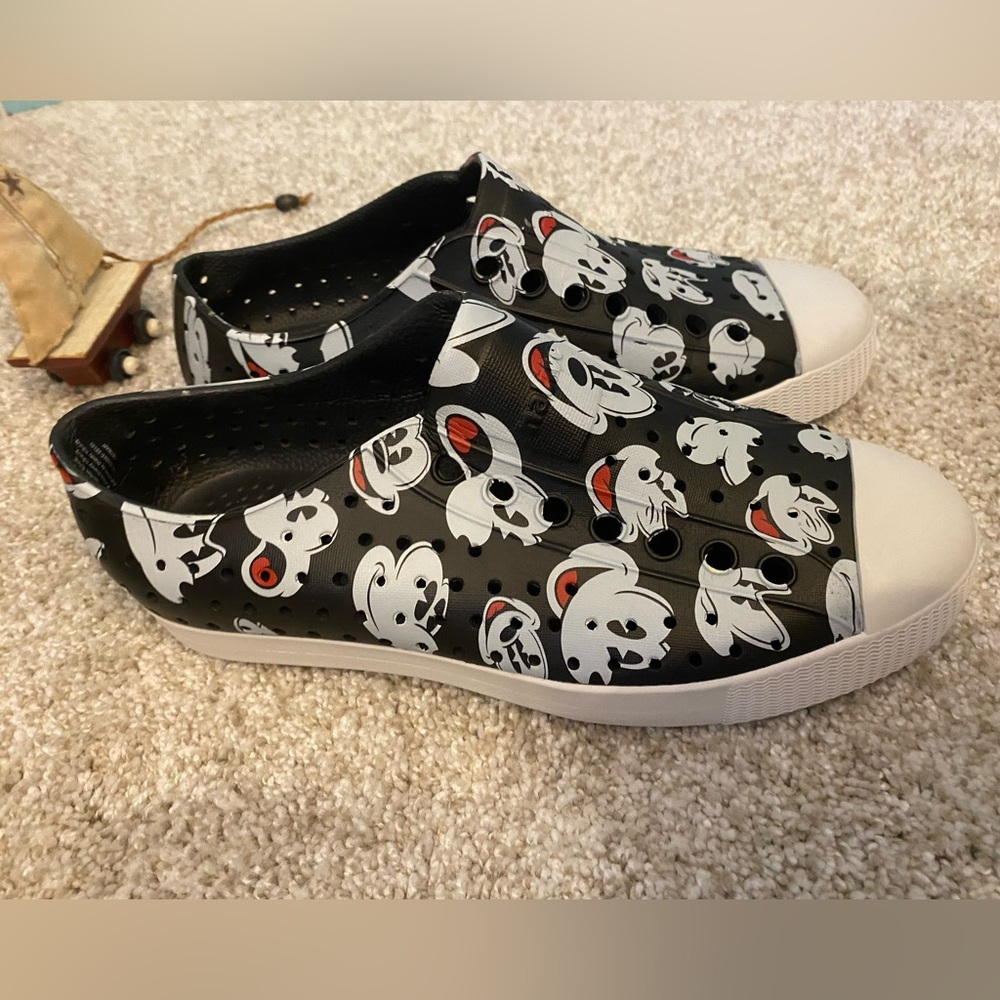Native Mickey Mouse print shoes